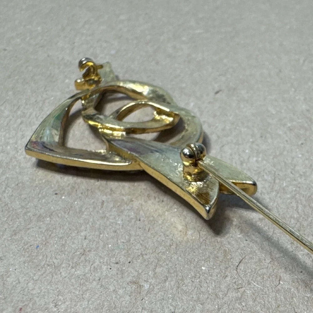 Vintage Heart Brooch Gold Tone Twisted Love Knot 2.5